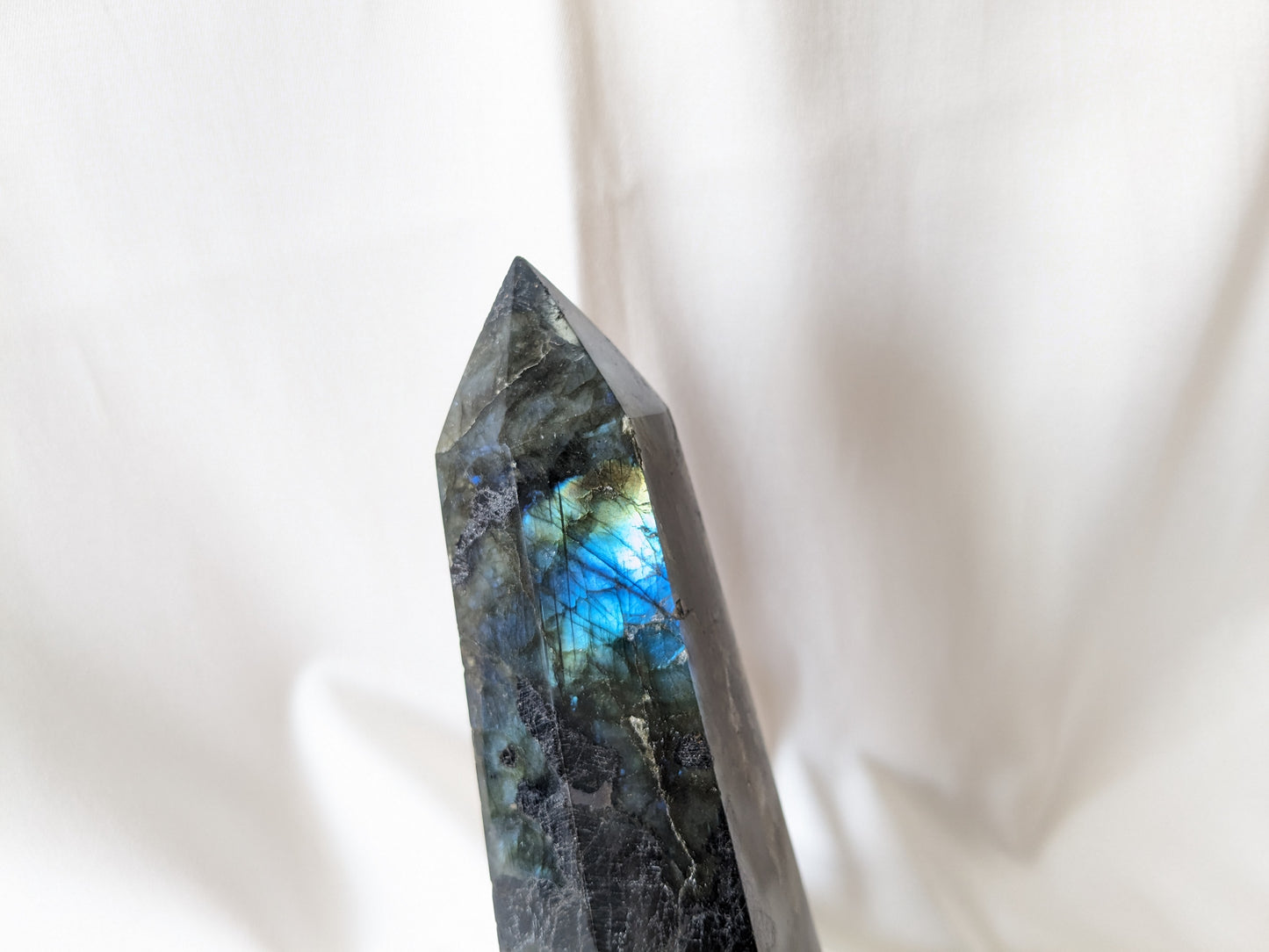 Labradorit Obelisk